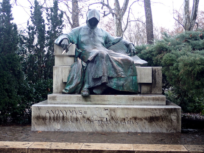 Photo of the statue of Anonymous